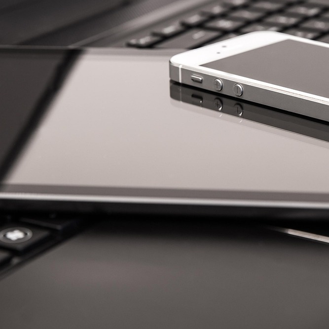 Tablet, smartwatch and smartphone set